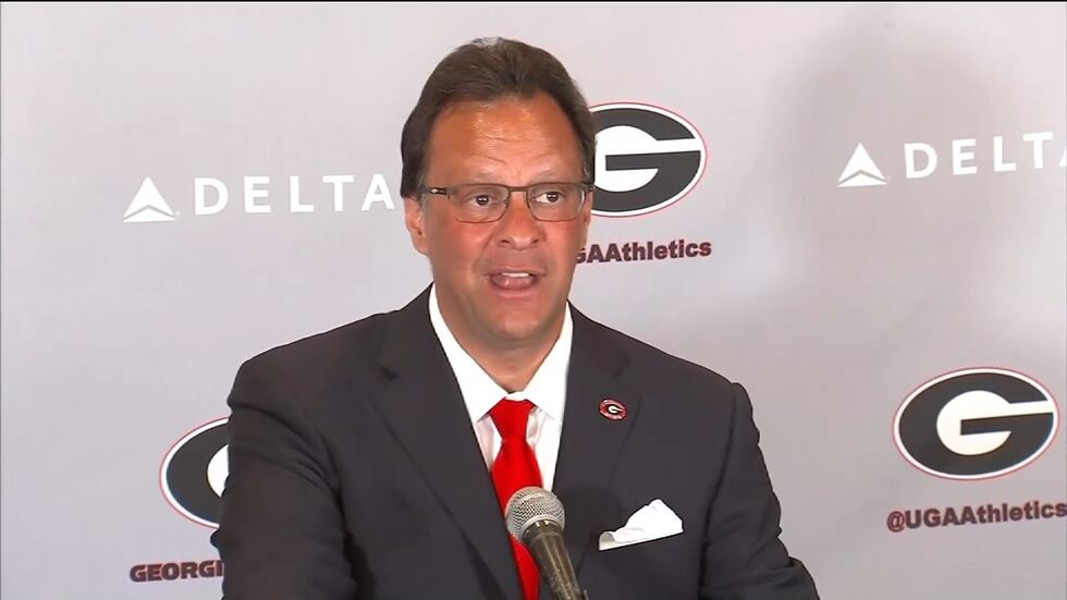 Former Indiana University head basketball coach Tom Crean speaks at a University of Georgia...