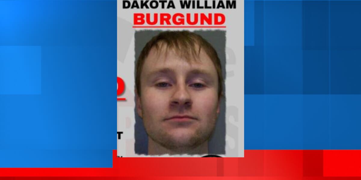 Officials: Man wanted by Lee County, Iowa Crime Stoppers on drug charges Officials: Man wanted by Lee County, Iowa Crime Stoppers on drug charges